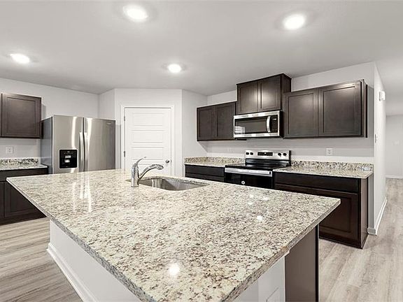 3rd image of 48431 Ruby Ln