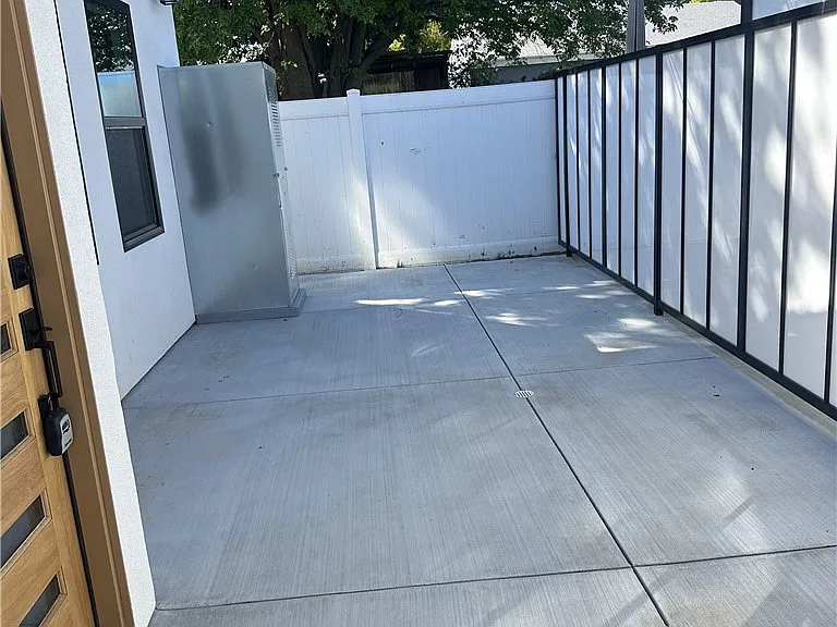 17522 1/2 Tribune St — Photo 11