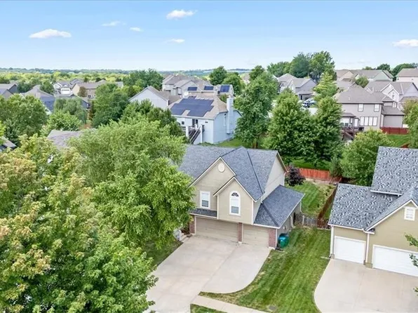 2328 SW Feather Ridge Rd, Lees Summit, MO 64082