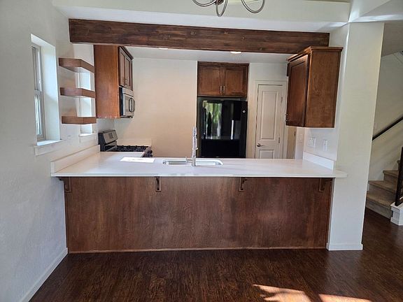 5th image of 51 N Mountain Ave
