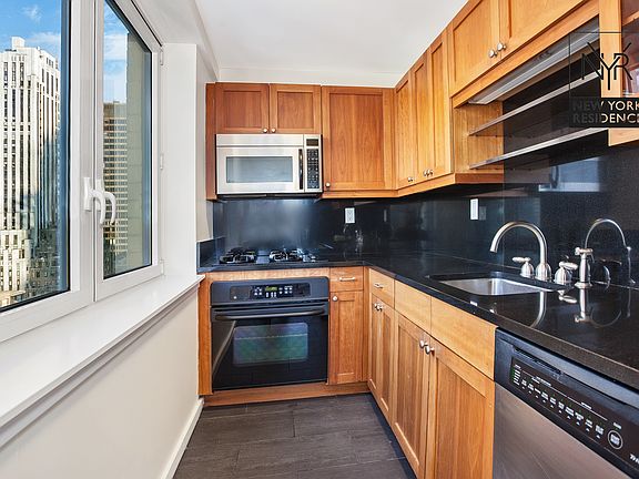 3rd image of 425 5th Ave APT 33E
