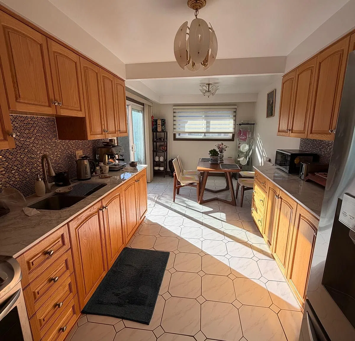 141 Henderson Ave — Photo 4