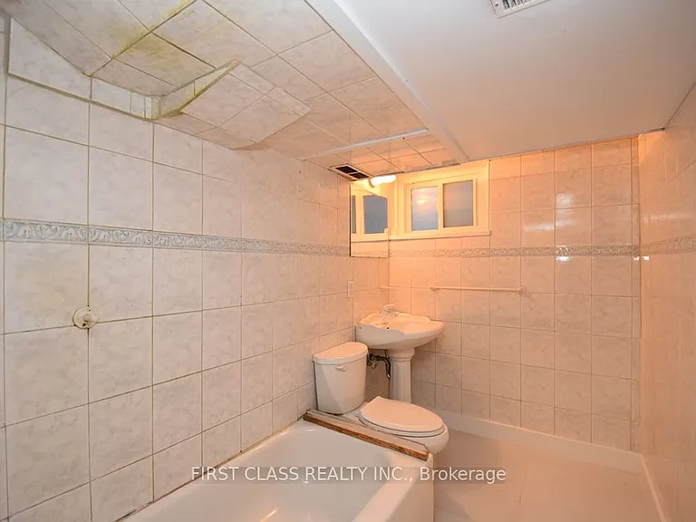 129 Felbrigg Ave — Photo 12