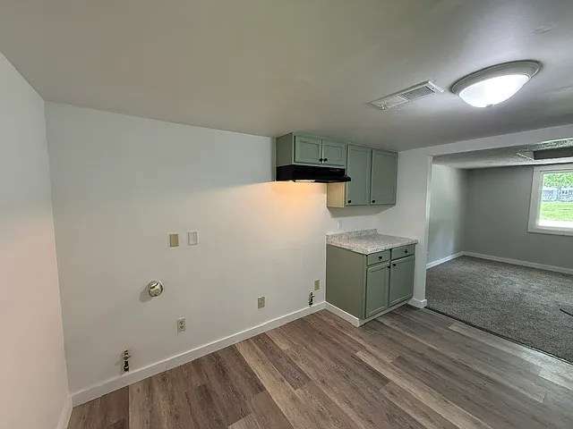 629 Delaware Ave SW — Photo 4