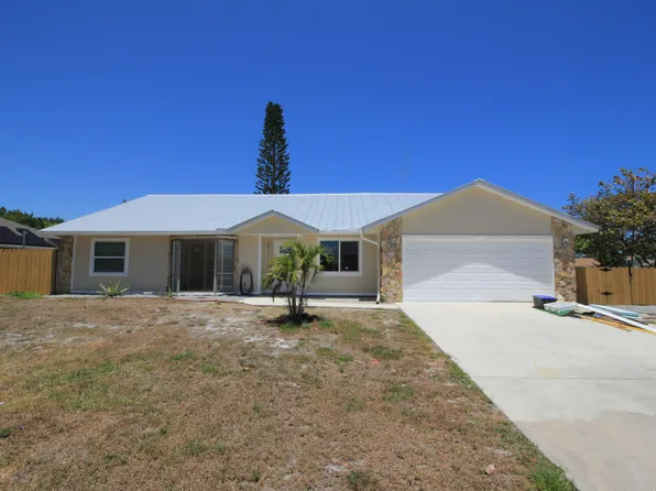 121 High Ct, Sebastian, FL 32958