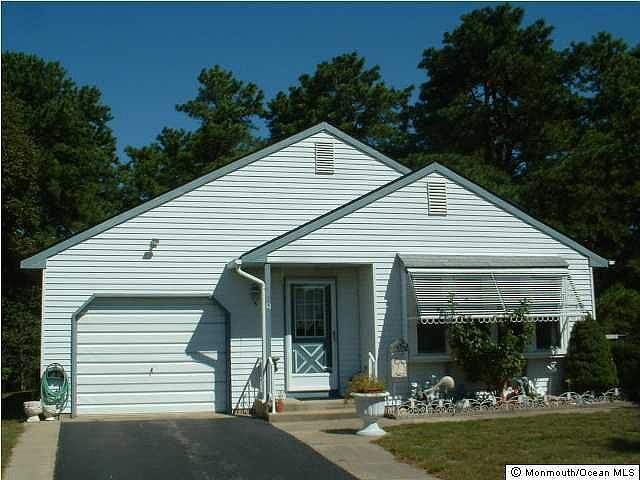 1st image of 5 Pine Brook Lane
