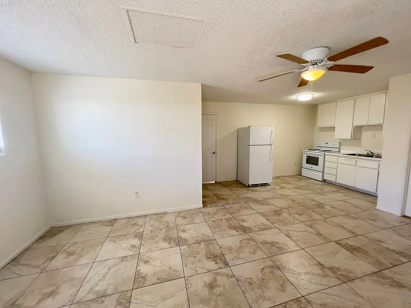 1 bed and 1 bath located in Henderson, NV! — Photo 3