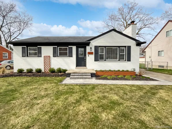 9041 S Main St, Plymouth, MI 48170