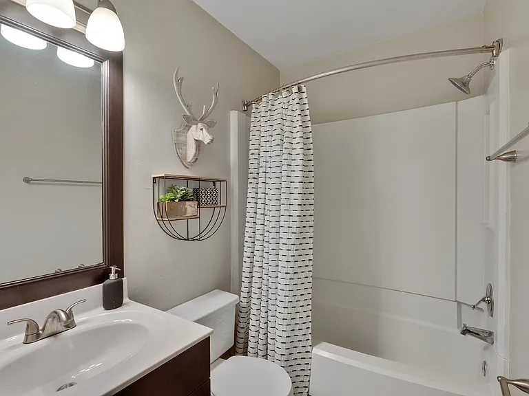 Lake Lynn Reserve Apartments — Photo 47