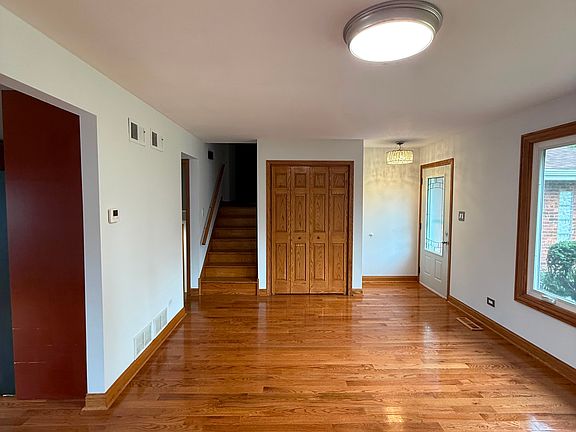 5th image of 17305 Overhill Ave