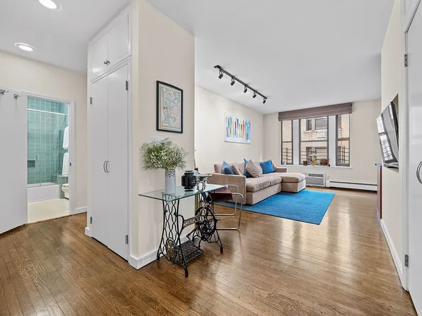 315 W 99th St APT 5D, New York, NY 10025