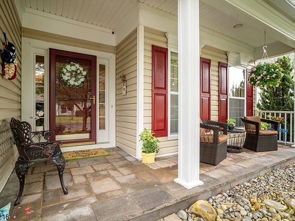3rd image of 143 Stone Manor Dr