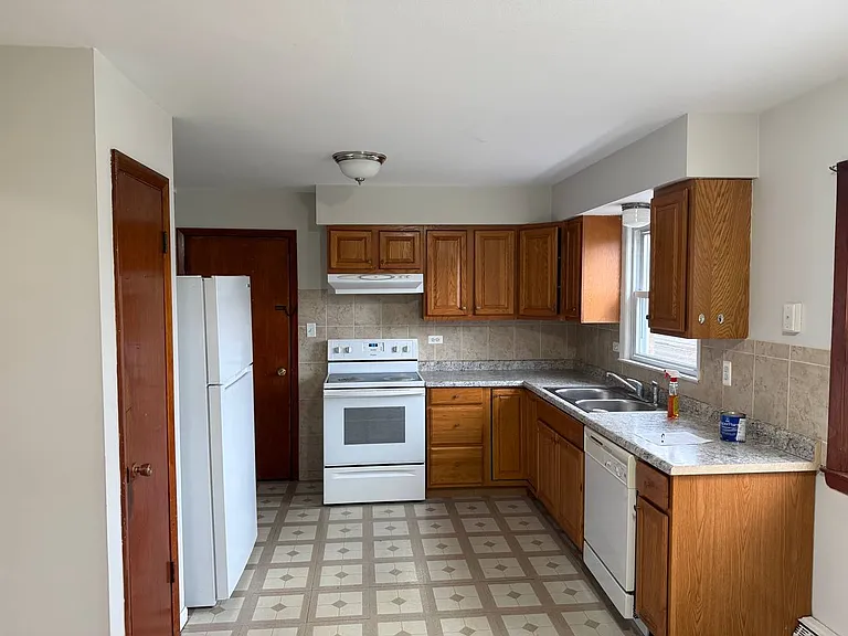 145 E Palatine Rd #1B — Photo 7