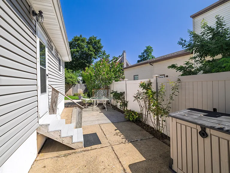 37 Hickory Rd — Photo 16