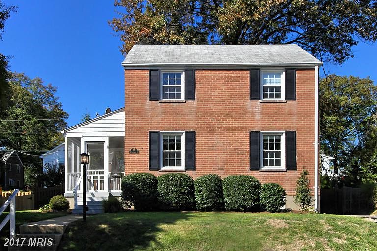 1st image of 216 N Greenbrier St