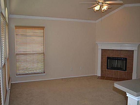 5th image of 2201 Forest Park Cir
