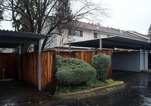 3rd image of 3950 Oak Villa Cir