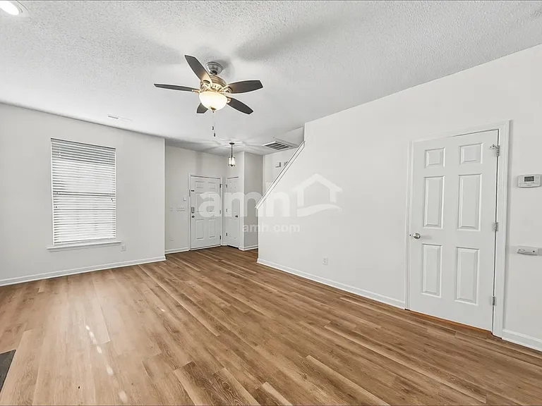2714 Dandelion Dr — Photo 8