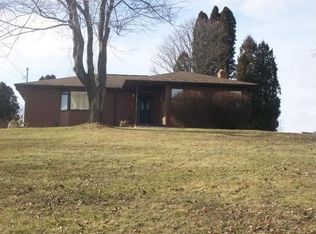 324 Fairground Rd, New Castle, PA 16101