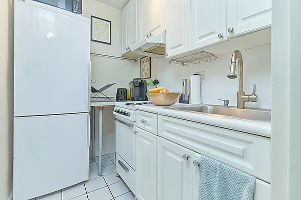 Rented by Compass | media 7