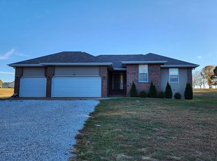 934 Hawthorne Rd, Highlandville, MO 65669