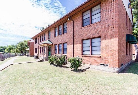 5th image of 2311 Nicholson Dr APT 324