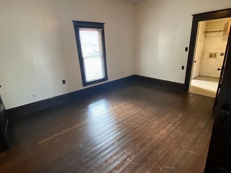 710 W Erwin Ave — Photo 15