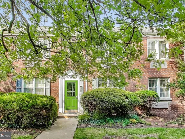20 Auburn Ct APT D, Alexandria, VA 22305
