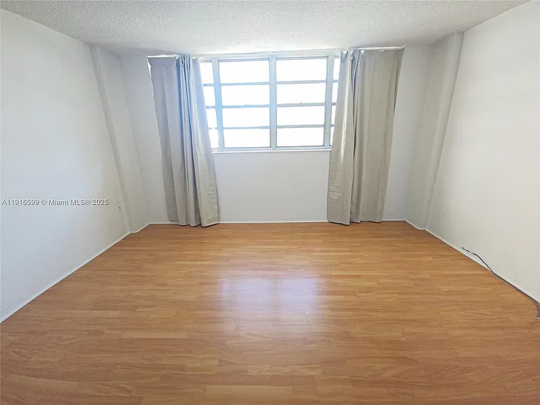 800 West Ave #528 — Photo 2
