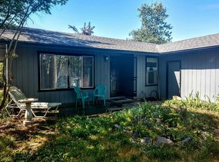 964 1/2 NE 11th St, Grants Pass, OR 97526