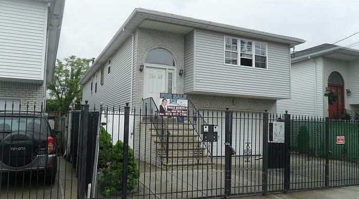 2nd image of 145 Pennington St
