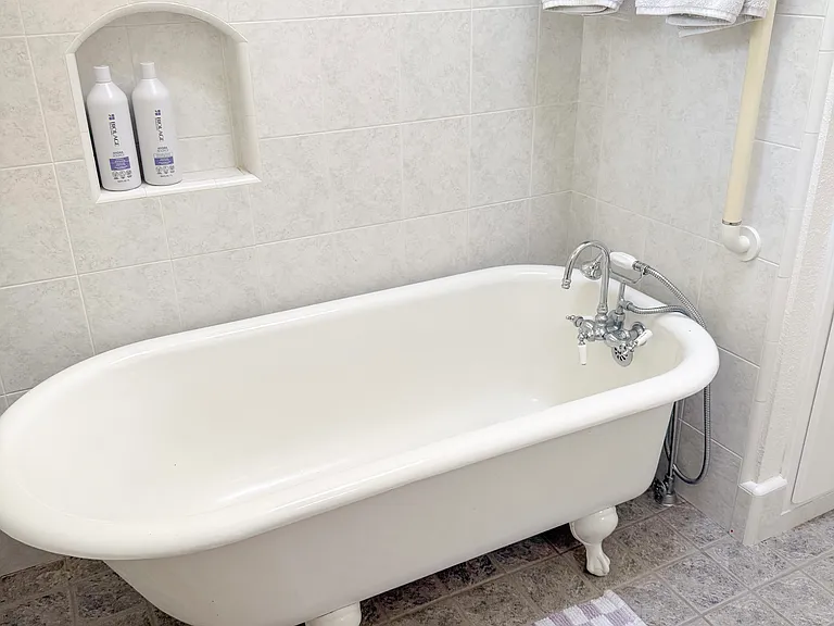 3010 Wyndham Ln — Photo 3