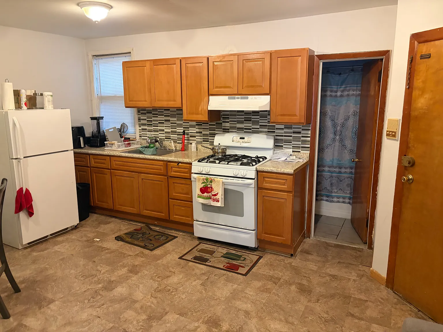 1 bed, 1.5 bath, $1,400 — Photo 4