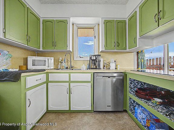 5th image of 808 Fairway Blvd