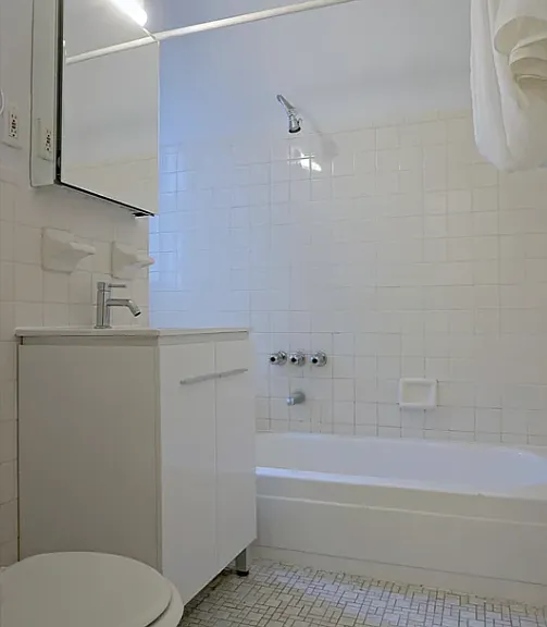 925 W End Ave — Photo 6