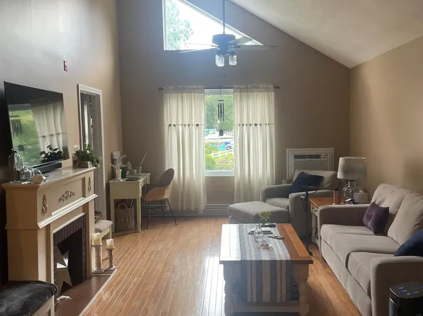200 Woodlawn Ave, North Providence, RI 02904