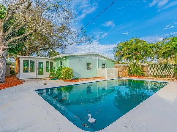 4292 Maple St NE, Saint Petersburg, FL 33703