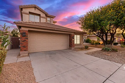 563 E Krista Way Photo 1