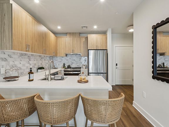 2nd image of 434 Springfield Ave #324