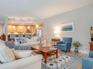 13130 Watertown Plank Rd UNIT 101, Elm Grove, WI 53122