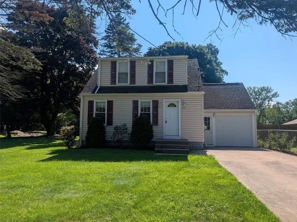 612 Irvine Dr, Erie, PA 16511