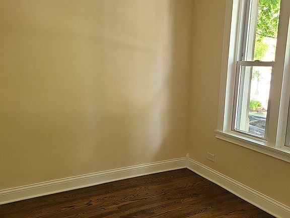 3rd image of 4024 N Ashland Ave APT 101