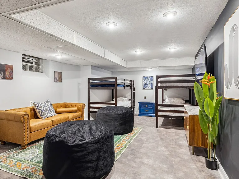 Building's Lounge