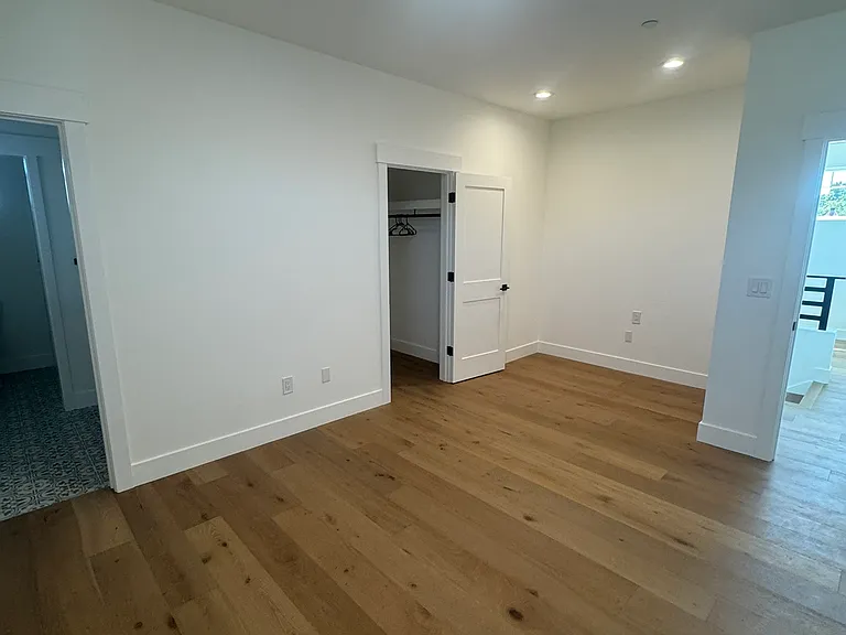 320 Cecile Ct — Photo 15