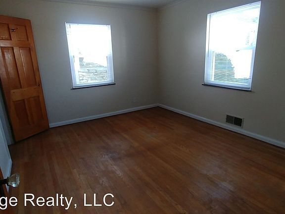 5th image of 5604 Fenwick Ave
