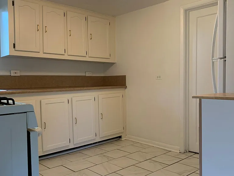 2526 N Oak St — Photo 9