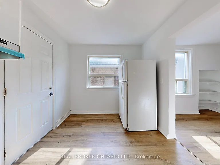 102 Bowie Ave #MAIN — Photo 24