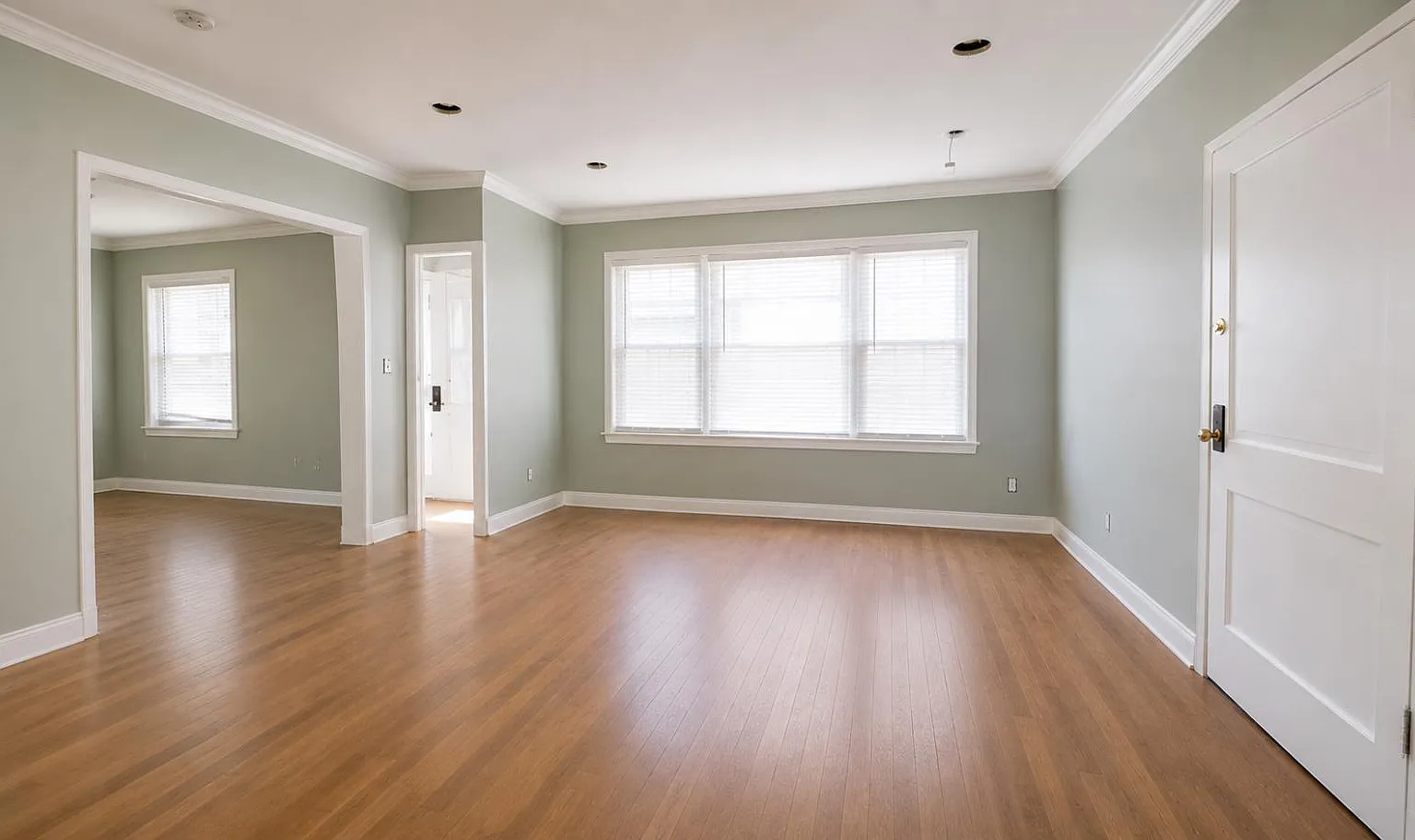 4763 North Manor Avenue #001 — Photo 1