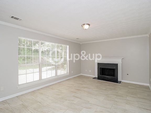 2nd image of 1122 W Shore Dr