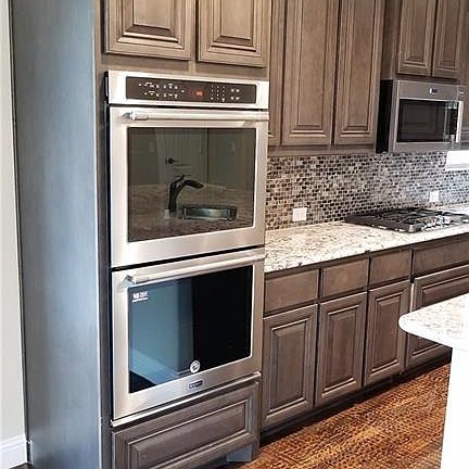3rd image of 3327 Sequoia Ln